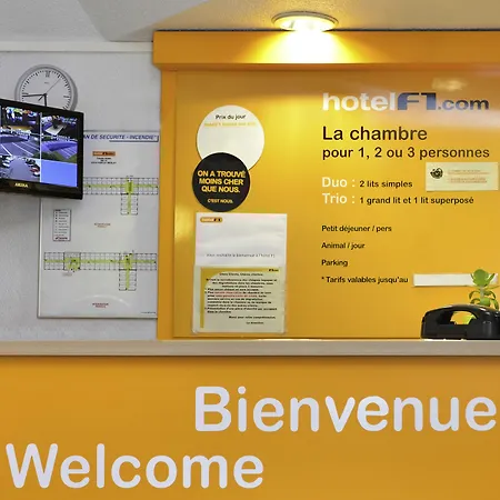 Hotel Première Classe Gatines 2*