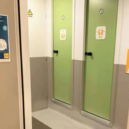 Hotel Première Classe Gatines 2*