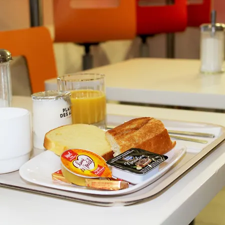 Hotel Première Classe Gatines 2*